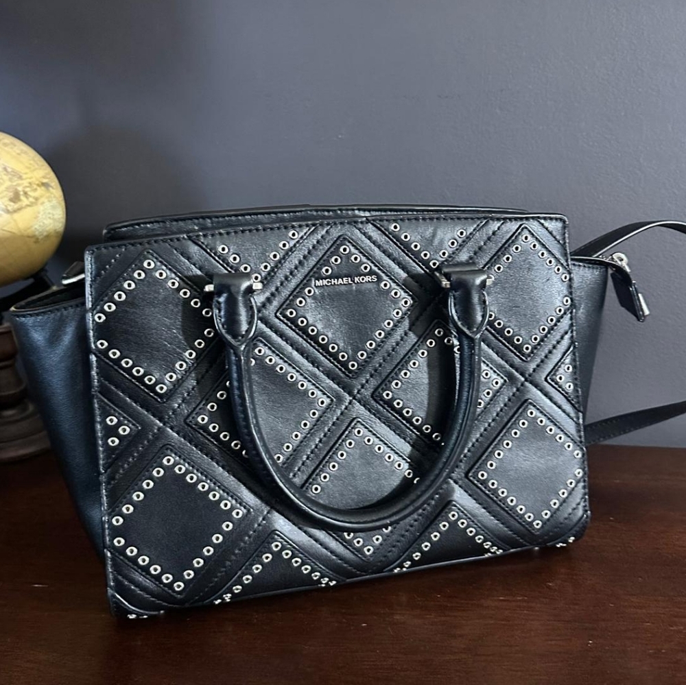MICHAEL KORS Selma Black Diamond MK Grommet Zip Leather Medium Satchel Hand Bag